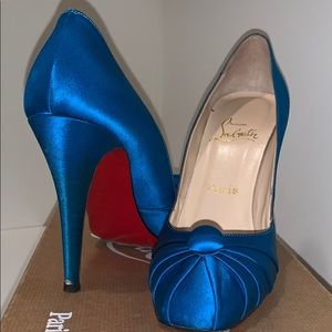 Louboutin Viva Lolo 100 Blue Crepe Satin Pumps
